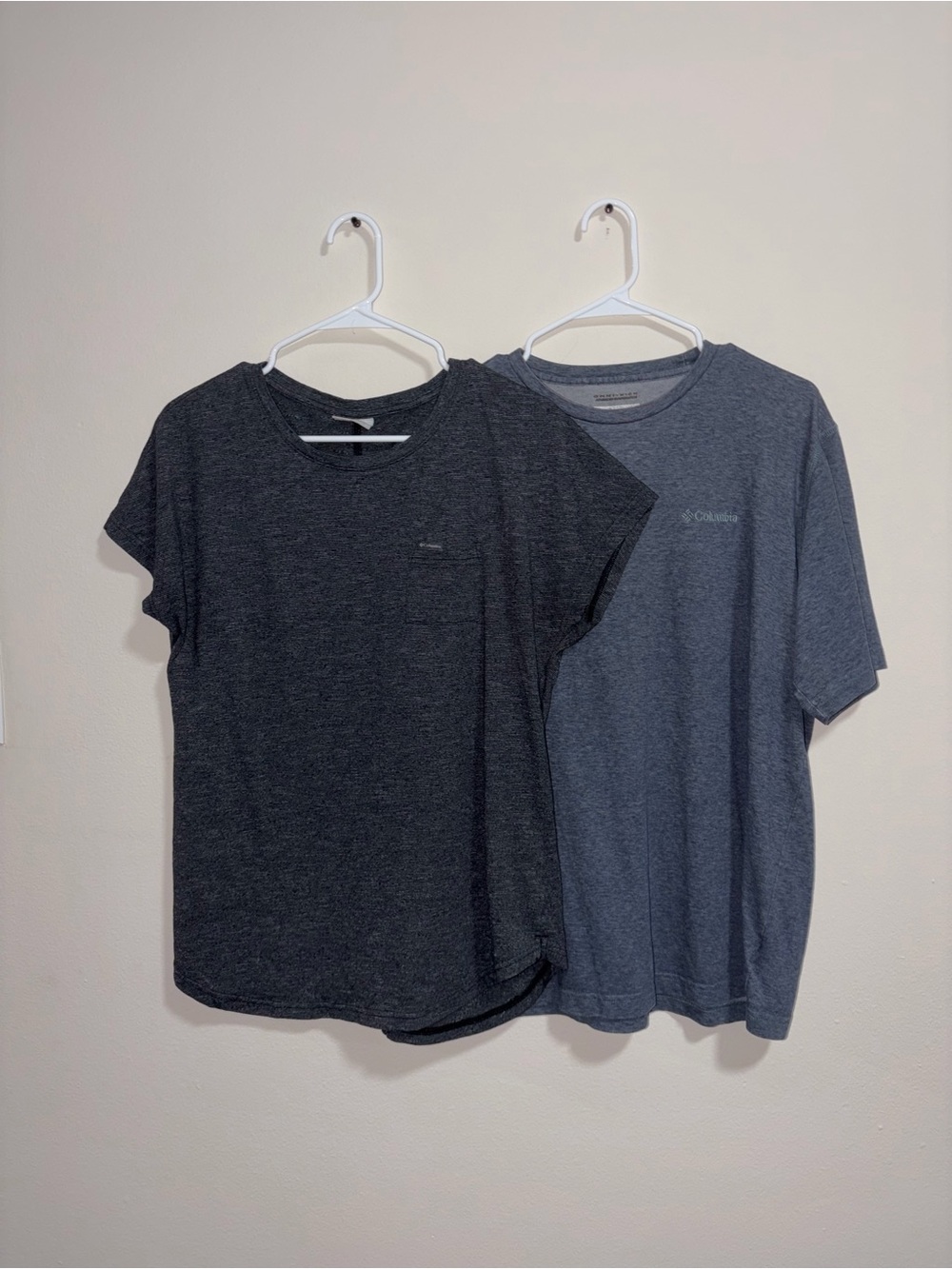 Columbia Women’s Short Sleeve Tee - Charcoal/Steel Blue